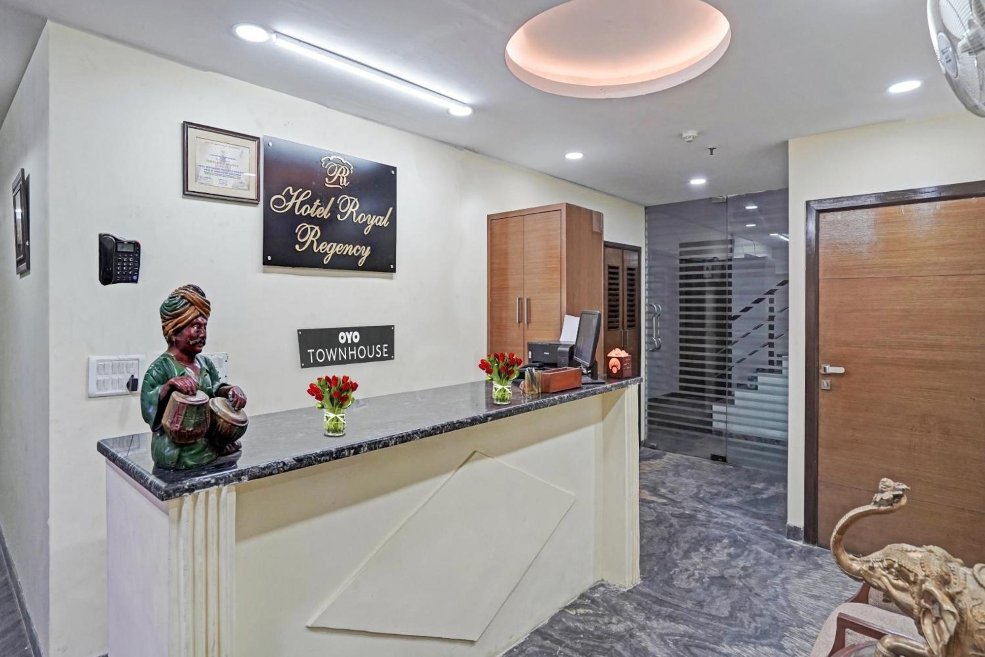 Hotel O Royal Regency Ghaziabad Exteriör bild