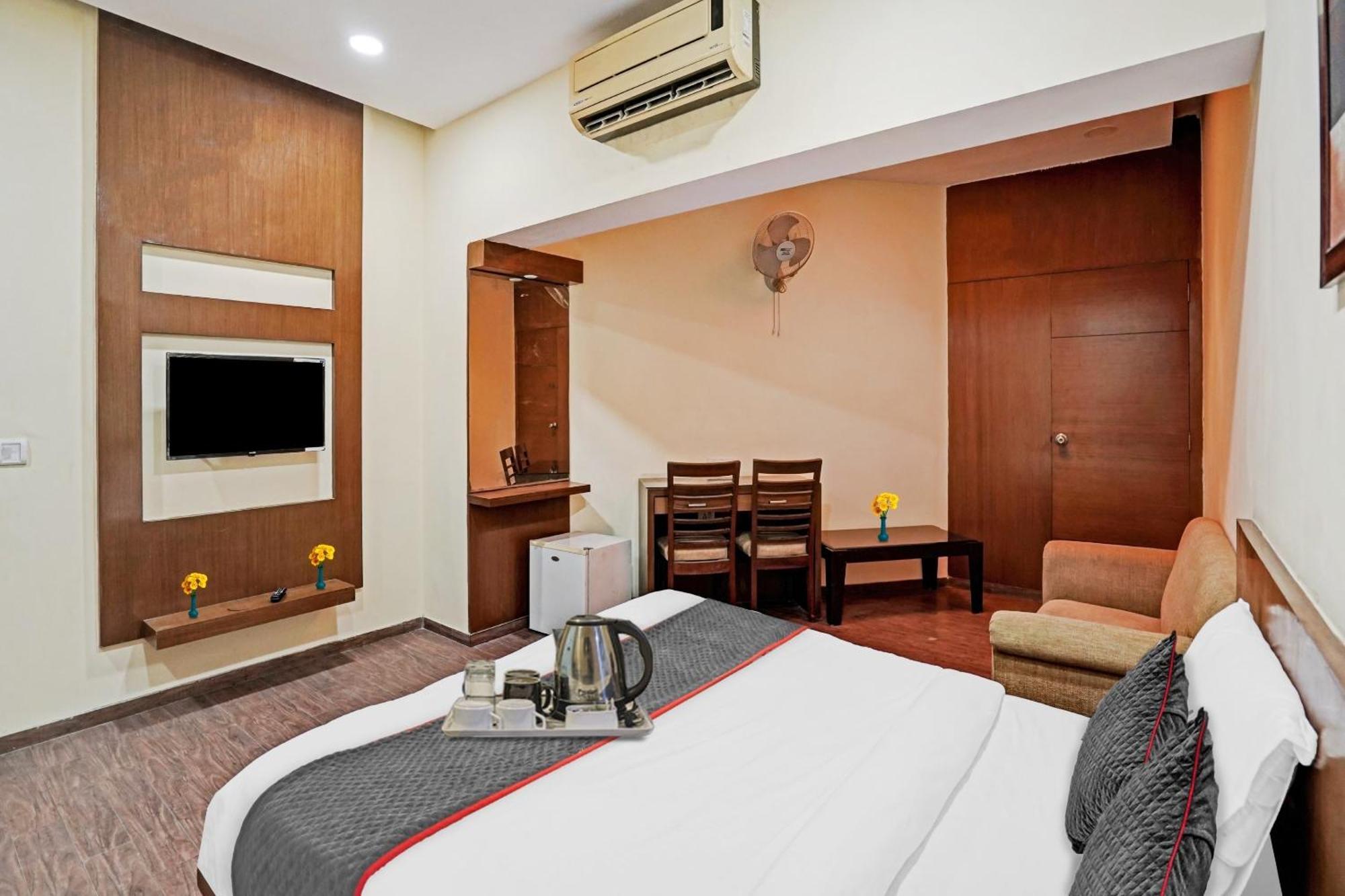 Hotel O Royal Regency Ghaziabad Exteriör bild
