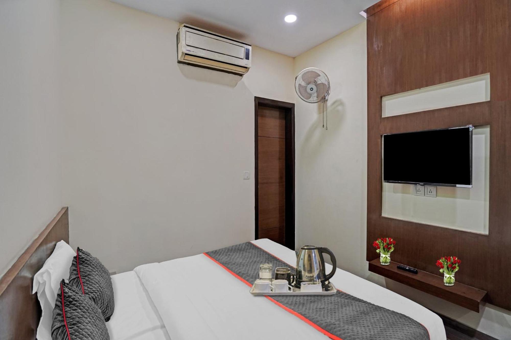 Hotel O Royal Regency Ghaziabad Exteriör bild