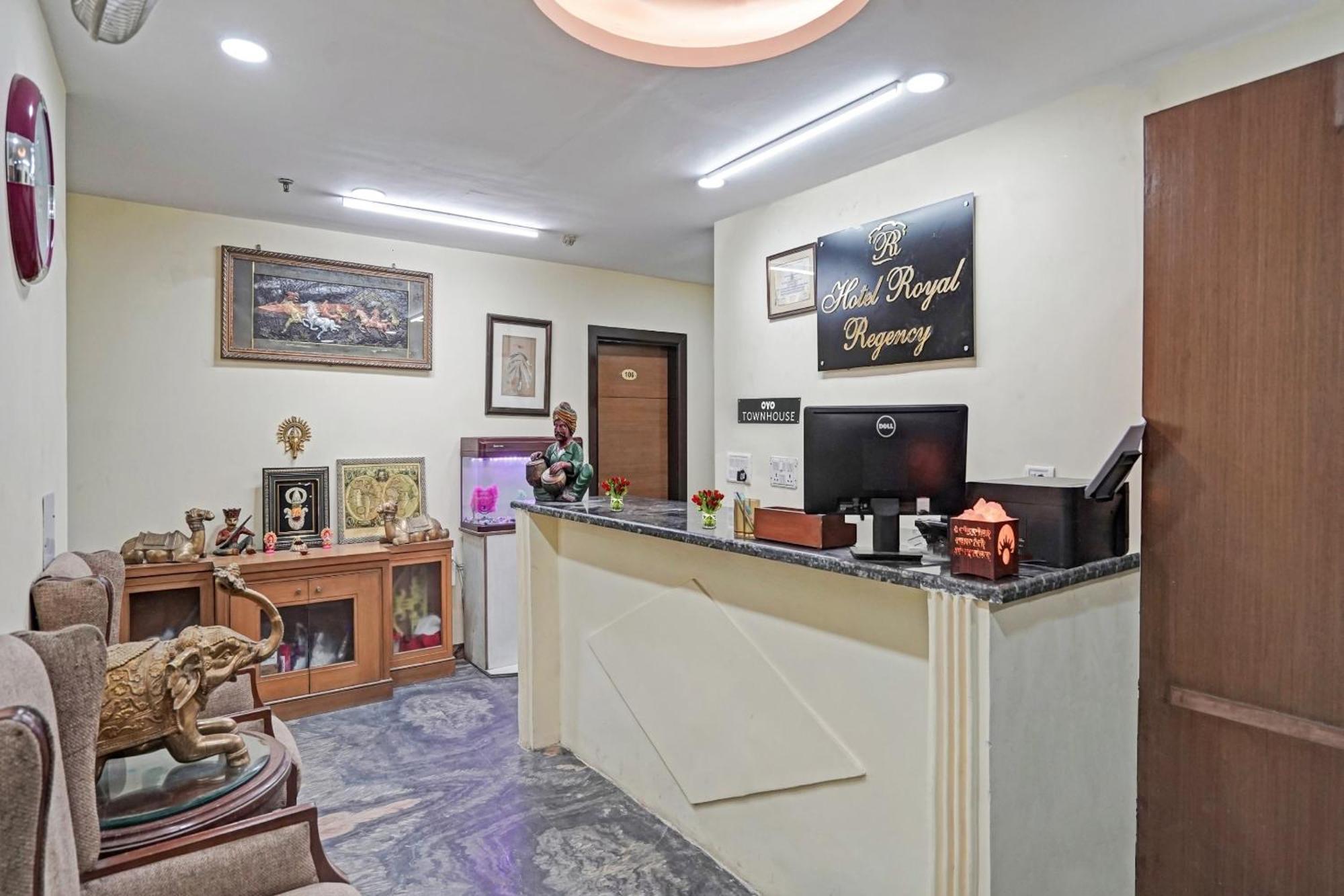 Hotel O Royal Regency Ghaziabad Exteriör bild