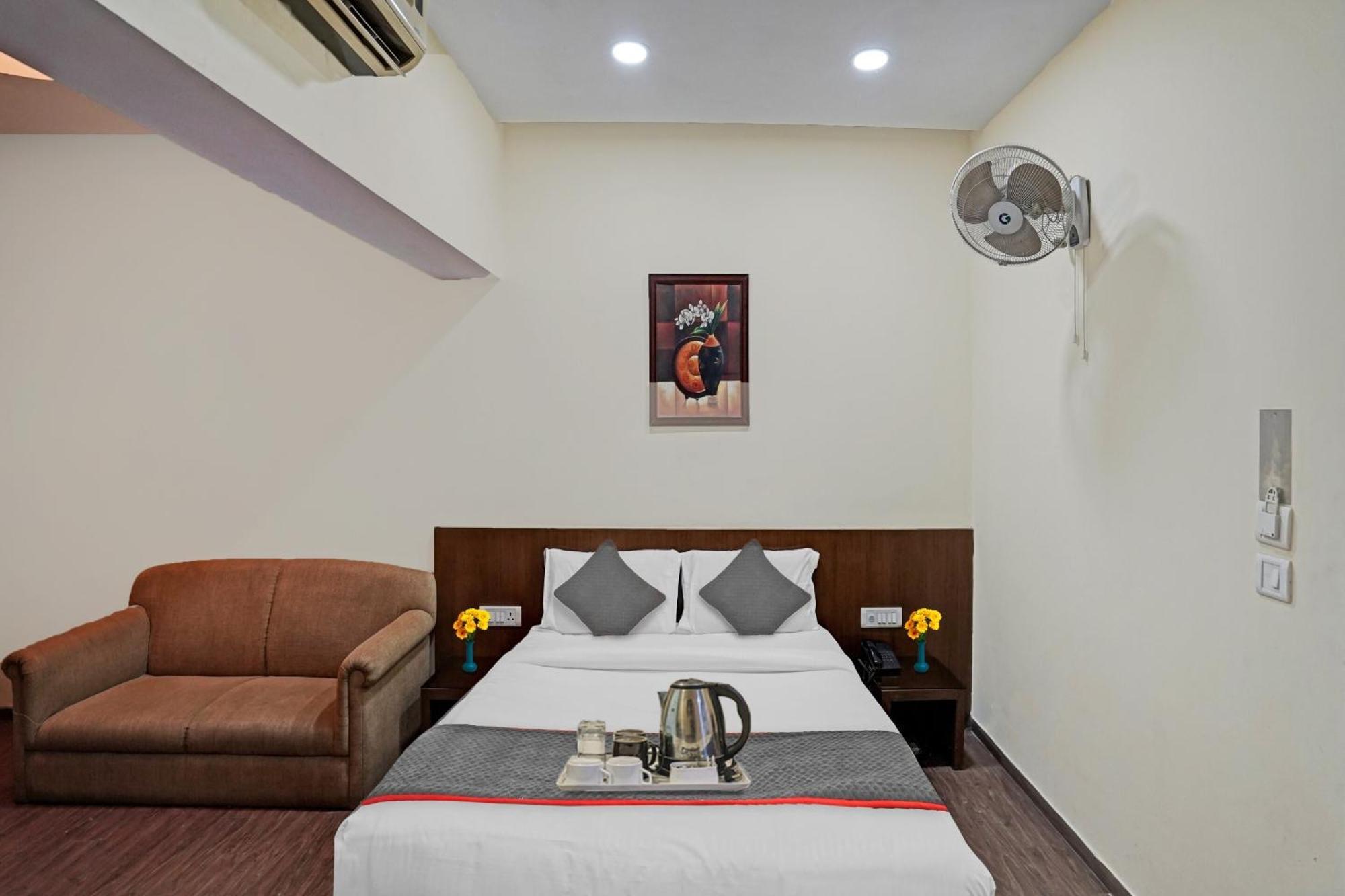 Hotel O Royal Regency Ghaziabad Exteriör bild